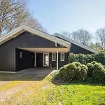 8 Person In * Oksbøl