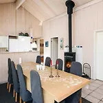 8 Person In * Oksbøl