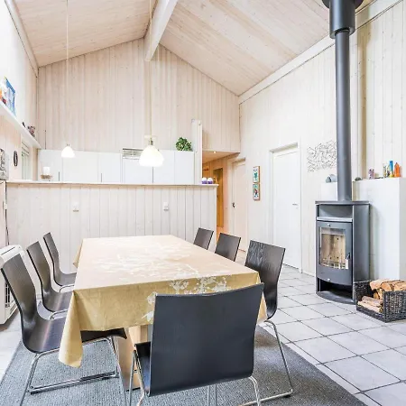 Hébergement de vacances 8 Person In *