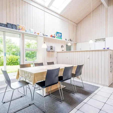 Дом отдыха 8 Person In *