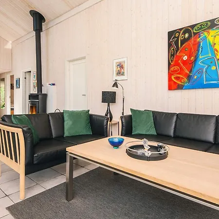 8 Person In * Oksbøl