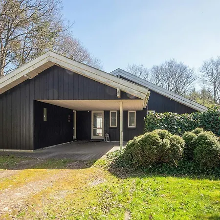 8 Person In * Oksbøl