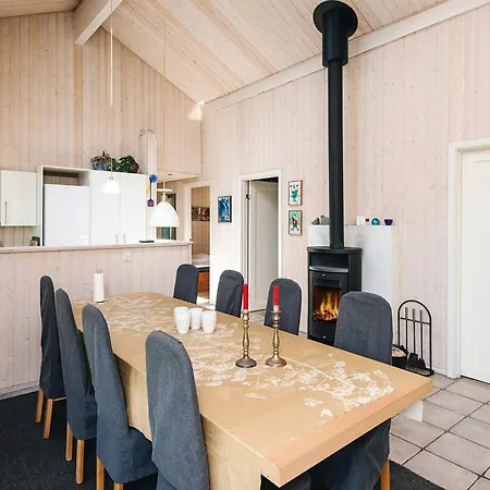 8 Person In * Oksbøl